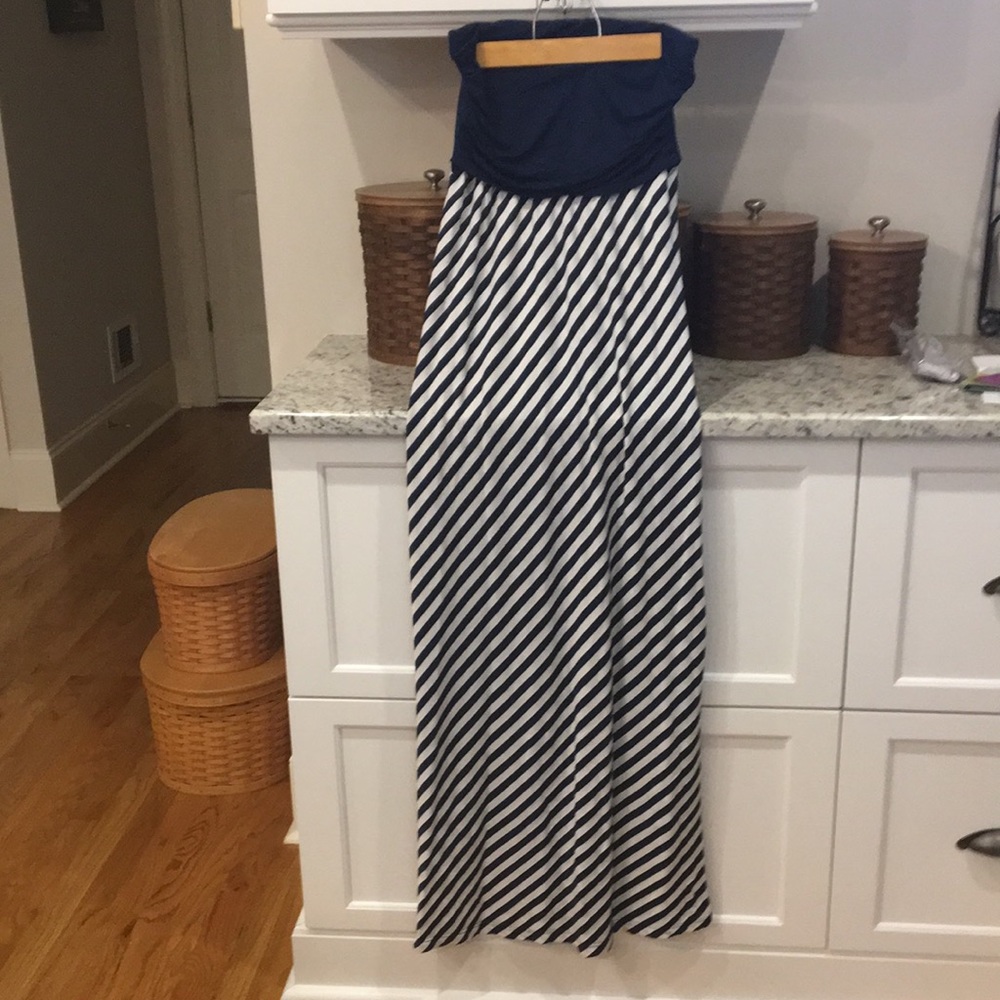 maxi dress. S